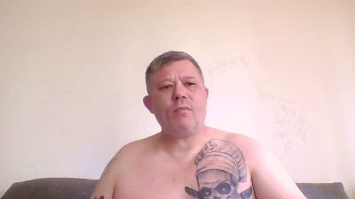 Pawelinio69 live cam on Cam4