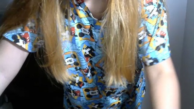 Peacherooni live cam on Cam4