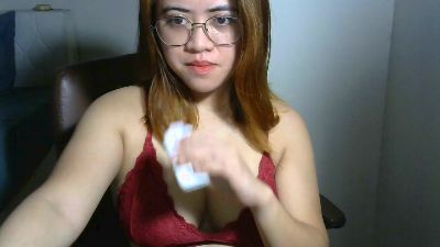 Peacherooni live cam on Cam4