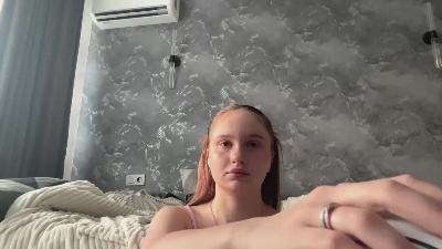 PeachyNell live cam on Cam4