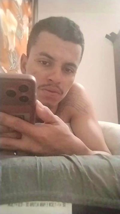 Pedreirotaradao live cam on Cam4