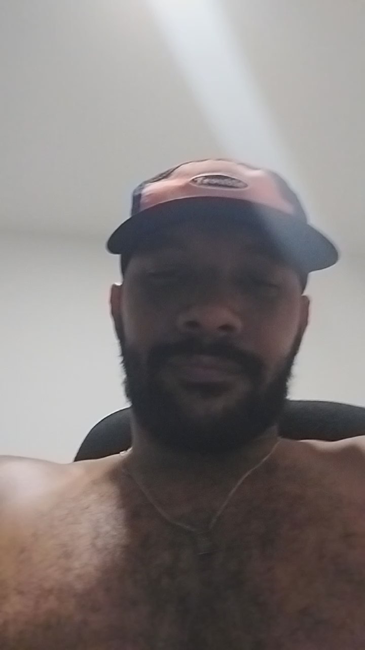 Pedrox8 live cam on Cam4