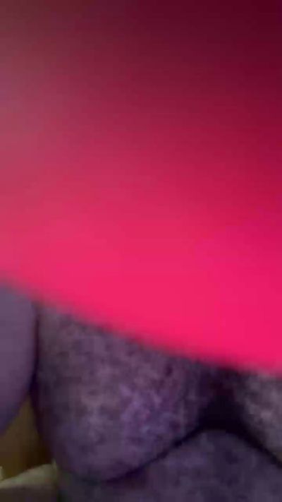 Peludeteee live cam on Cam4