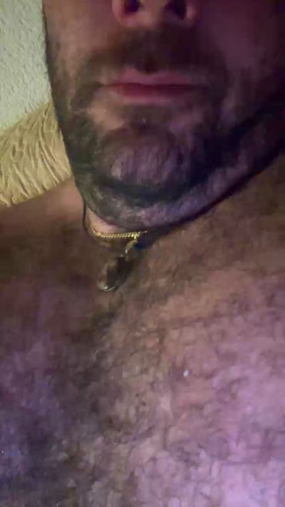 Peludeteee live cam on Cam4