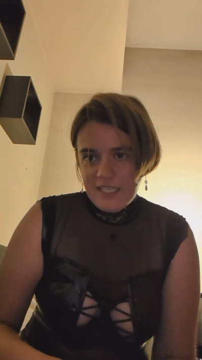 Penelope18 live cam on Cam4