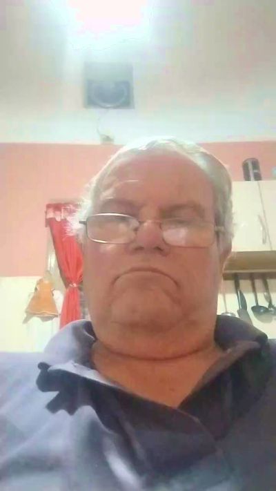 Pepe202020 live cam on Cam4