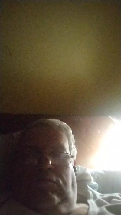 Pepe202020 live cam on Cam4