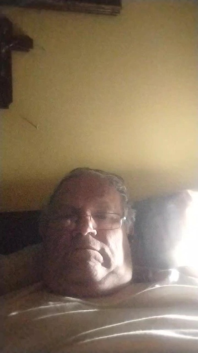 Pepe202020 live cam on Cam4