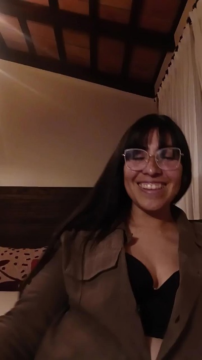 Perlacurvy9 live cam and statistics on UnifiedCams