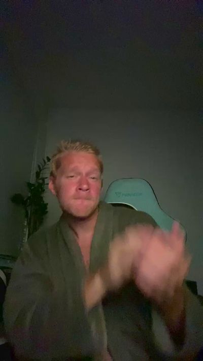 PerssoN22 live cam on Cam4
