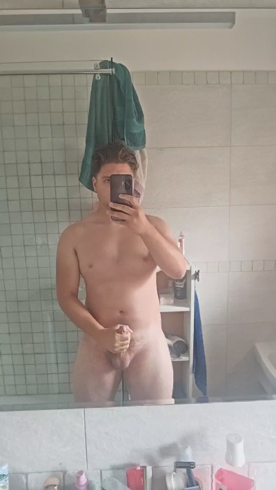 Pescara25 live cam on Cam4