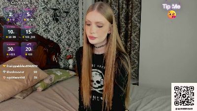 PetalMourning live cam on Cam4