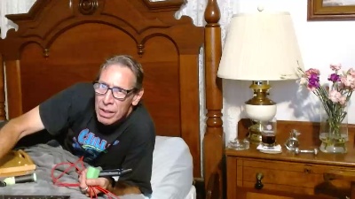 PeterectOmatic live cam on Cam4