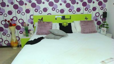 PetiteAlissa live cam on Cam4