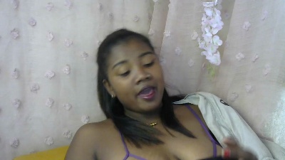 PetiteLuna2 live cam on Cam4