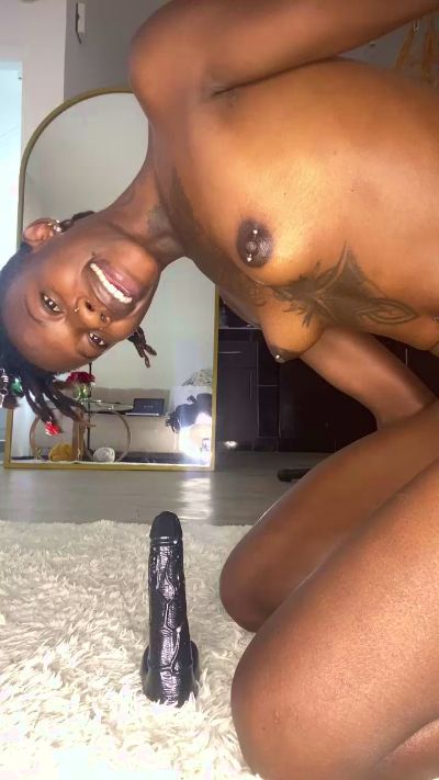 Petitebouncy live cam on Cam4