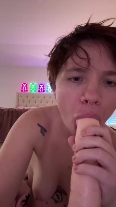 Webcam femme en direct de États-Unis avec Petitefairy1