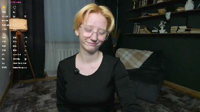 PetraRenn live cam on Cam4