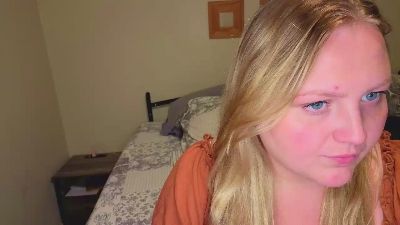 Phatassblond live cam on Cam4
