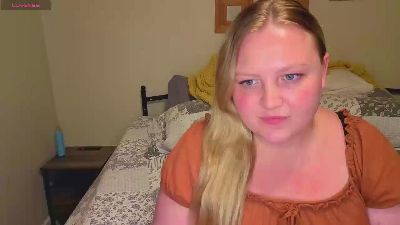 Phatassblond live cam on Cam4