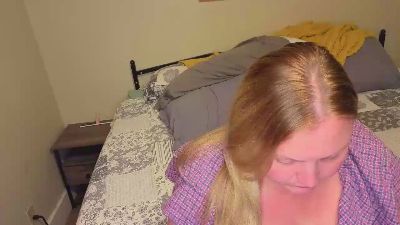 Phatassblond live cam on Cam4