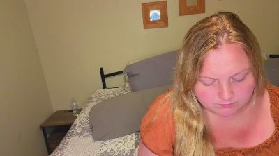 Phatassblond live cam on Cam4