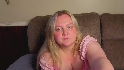 Phatassblond live cam on Cam4