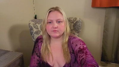 Phatassblond live cam on Cam4
