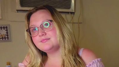 Phatassblond live cam on Cam4