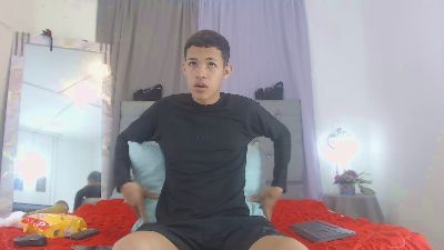 PhillipCox live cam on Cam4