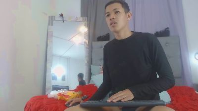 PhillipCox live cam on Cam4