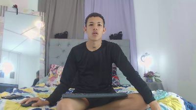 PhillipCox live cam on Cam4