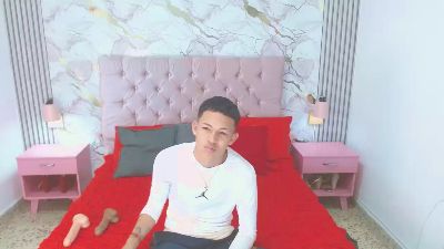 PhillipCox live cam on Cam4