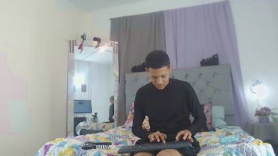 PhillipCox live cam on Cam4