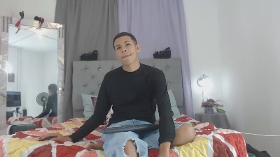 PhillipCox live cam on Cam4