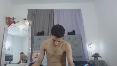 PhillipCox live cam on Cam4