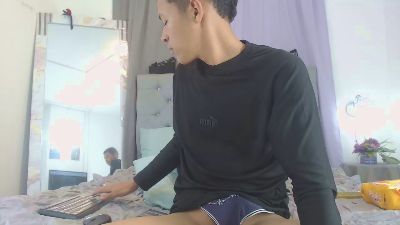 PhillipCox live cam on Cam4