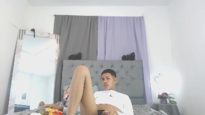 PhillipCox live cam on Cam4