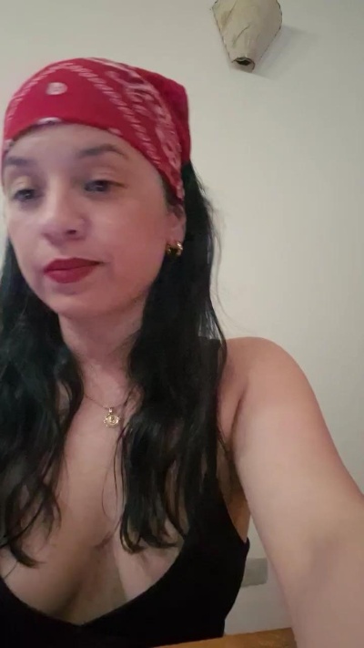 Pia_pilar1 live cam on Cam4