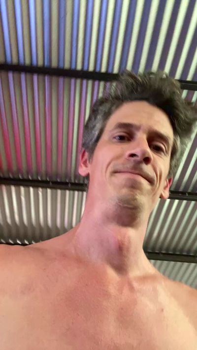 PianoTobe live cam on Cam4