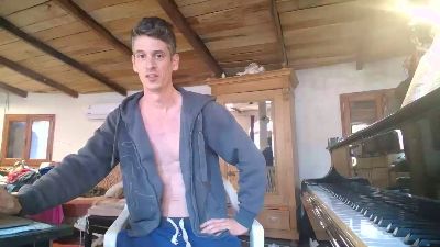 PianoTobe live cam on Cam4