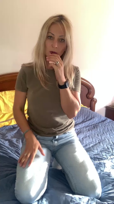 Piedisexy81 live cam on Cam4
