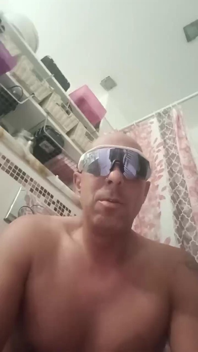 Piedisuper76 live cam on Cam4
