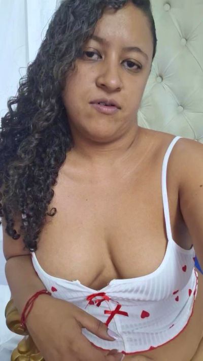 PieldeChocolate live cam on Cam4