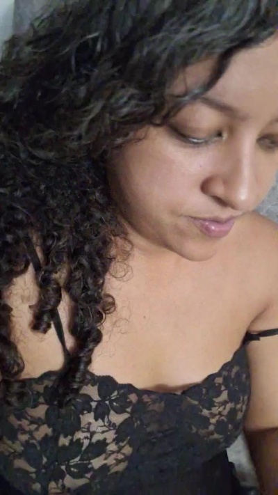 PieldeChocolate live cam on Cam4