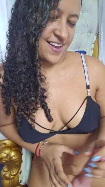 PieldeChocolate live cam on Cam4