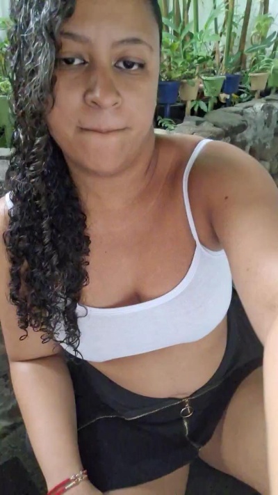 PieldeChocolate live cam on Cam4