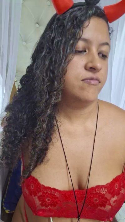 PieldeChocolate live cam on Cam4