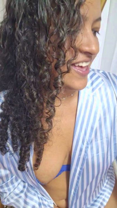 PieldeChocolate live cam on Cam4