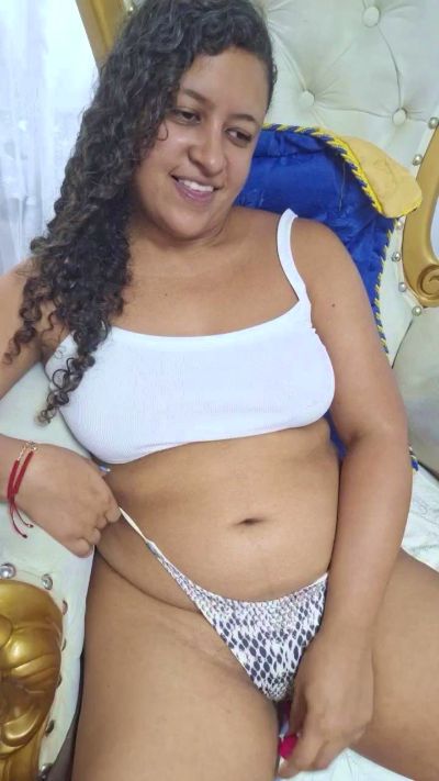 PieldeChocolate live cam on Cam4